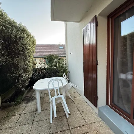 Du Cote De Chez Apartment